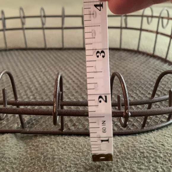Bronze, distressed wire tray. Approximately 17” x 11 1/2” x 2 1/2” - Picture 5 of 9
